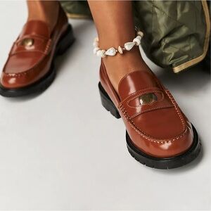 Liv Loafers